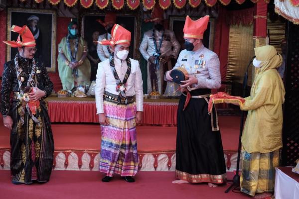 Di Istana Balla Lompoa Gowa, Menko Muhadjir Dapat Kejutan Nama Daeng Majarre