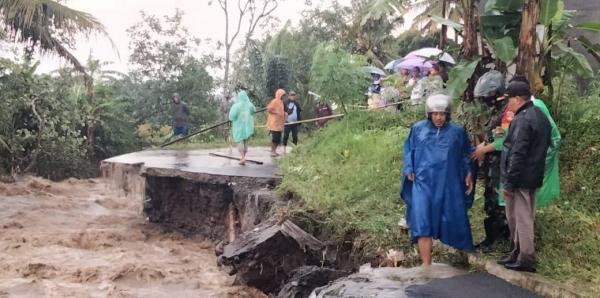 Penampakan Banjir Bandang di Brebes yang Memprihatinkan