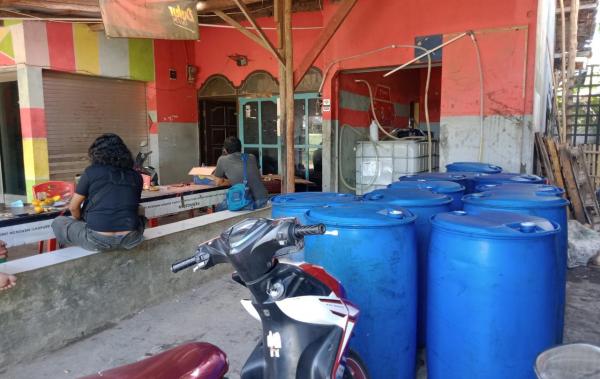 Polisi Ungkap Lokasi Pengemasan Ulang Minyak Goreng Tidak Berijin di Desa Grogol