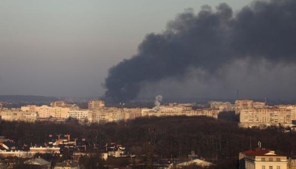 Tanpa Ampun Rusia Bombardir Lviv, Serangan Merangsek ke Perbatasan Polandia