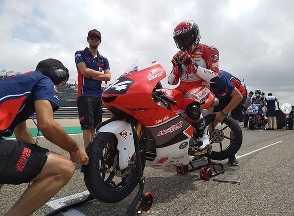 Pembalap Mario Aji Cetak Sejarah Baru Buat Indonesia, Start Ketiga di Moto3 Mandalika 2022