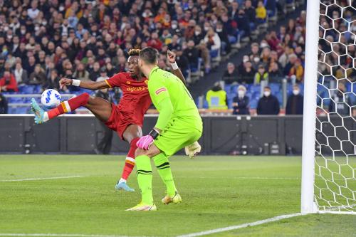 AS Roma vs Lazio, Serigala Ibu Kota Habisi Lazio 3-0