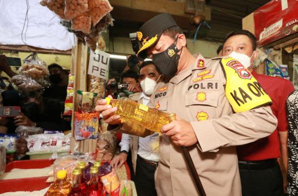 Kapolda Jatim Kunjungi Pasar Wonokromo, Cek Peredaran Minyak Goreng