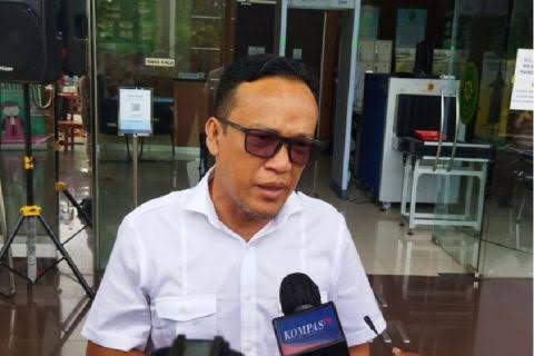 Pasca Bela Munarman, Ketum Relawan Jokowi Mania Dicopot dari Jabatan Komisaris