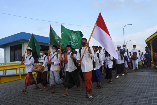 Santri Ramai-Ramai Pulang Kampung