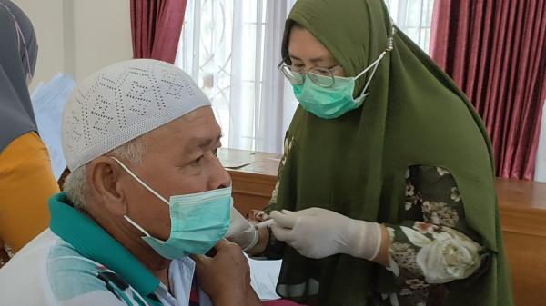 Vaksin Berhadiah Migor Disambut Antusias Warga di Bangka Tengah