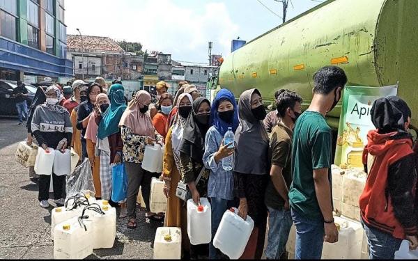 Operasi Pasar Minyak Goreng di Malang Diwarnai Protes Emak-emak