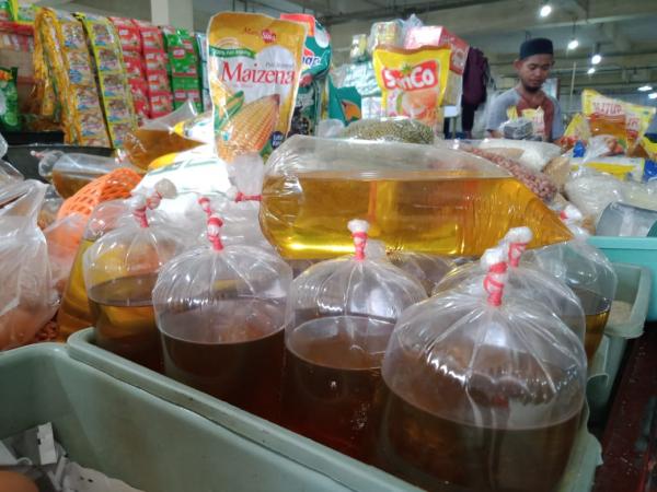 Minyak Goreng Curah di Pasar Tradisional Harganya Melambung, Pembeli Menjerit