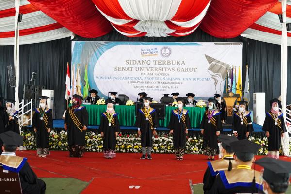 265 Sarjana dan Magister Uniga Ikuti Sidang Terbuka Senat