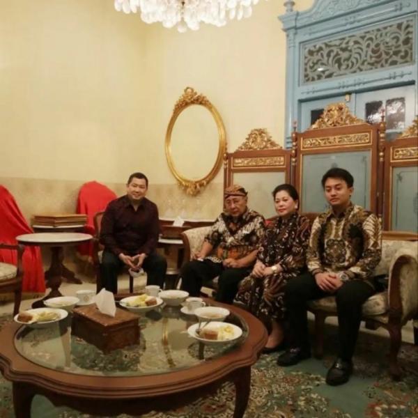 Melihat Keakraban Hary Tanoe dengan Keluarga Inti Kerajaan Keraton Kasunanan Surakarta