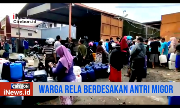 Video Antrian Warga untuk Mendapatkan Minyak Goreng, Rela Sejak dari Subuh