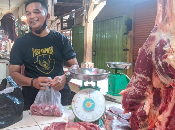 Harga Daging di Karawang Naik Menjelang Ramadan, Pembeli Malah Turun