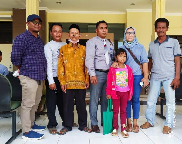 Ayah Meninggal, Ibu Kawin Lagi, Kakek di Indramayu Ajukan Wali Pengampu