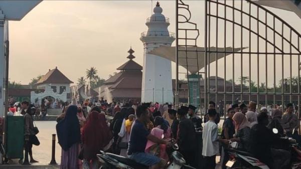 Jelang Ramadan, Objek Wisata Banten Lama Dipadati Wisatawan