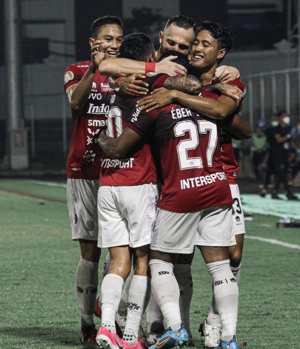 Pastikan Gelar Juara Bali United Angkat Trofi Tanpa Penonton