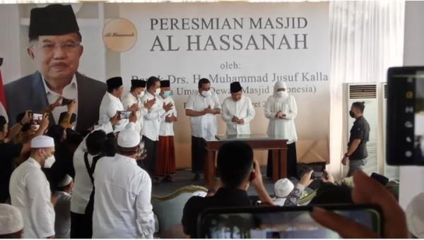 Jusuf Kalla Resmikan Masjid Al Hassanah Maron, Diharapkan Dapat Memakmurkan Masyarakat