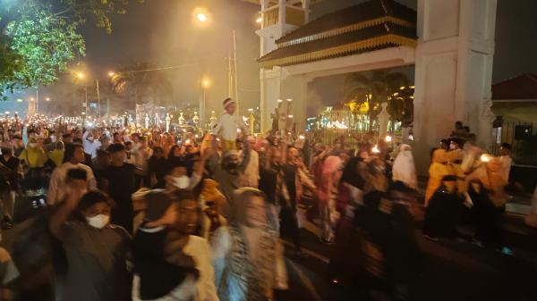 Foto Parade Pawai Obor Sambut Ramadhan di Kota Medan