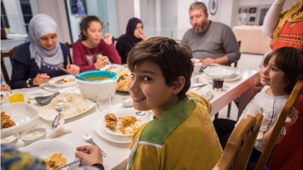 Menjaga Kesehatan Saat Ramadan, Ini Pola Makan Sehat Saat Sahur dan Berbuka