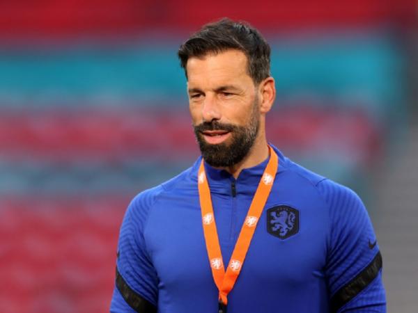 Ruud van Nistelrooy Bakal Latih PSV Eindhoven Musim Depan