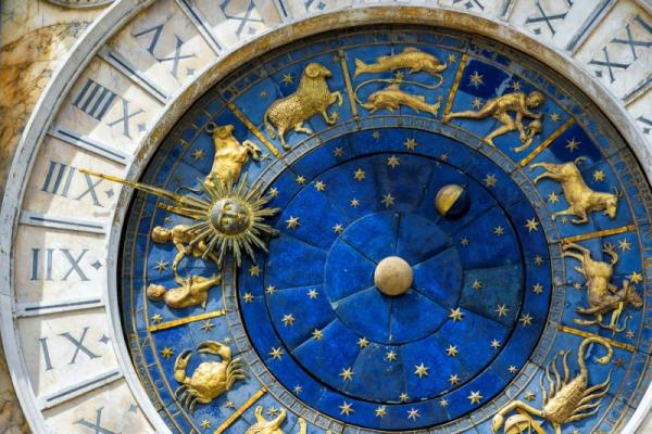 Ramalan Zodiak Aquarius dan Pisces 1 April Mengenai Cinta dan Karier