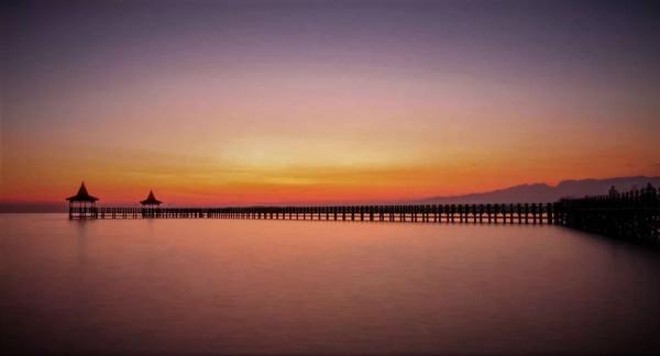 Ngabuburit Menikmati Keindahan Sunset di Pantai Bentar Probolinggo