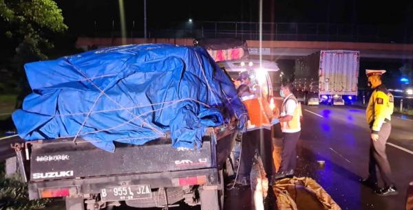 Pickup Tabrak Tronton di Tol Cipali Subang, Sopir Tewas di Lokasi Kejadian