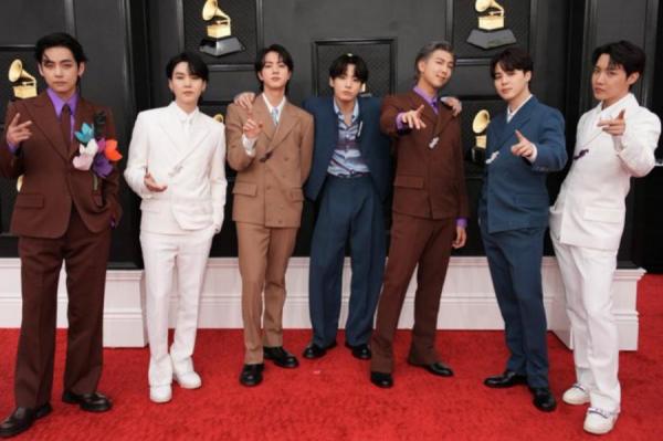 Fashion BTS Mencuri Perhatian di Grammy Awards, Netizen: Oh Wow! They Look So Amazing