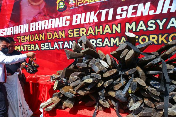 Polda Sumsel Musnakan 532 Senjata Api Rakitan Laras Panjang dan Pendek