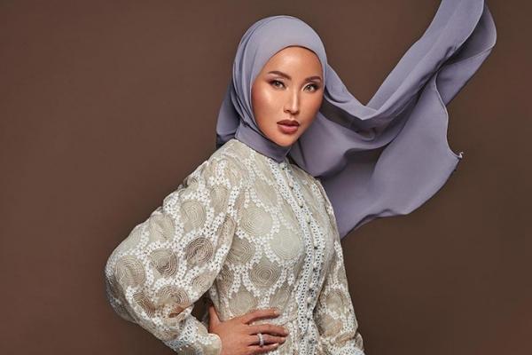 Terinspirasi Dari Sang Ayah Yusuf Hamka, Fitria Yusuf Menjadi Mualaf