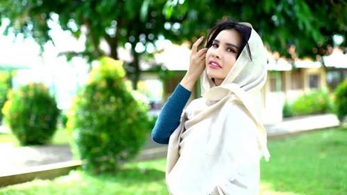 Cantiknya Kelewat Batas, Netizen Panggil Maria Vania Umi saat Pakai Kerudung