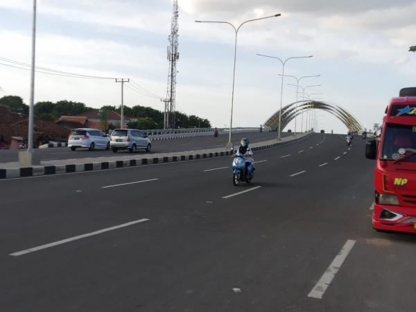 Dipoles Cantik, Jembatan Bogeg Tempat Ngabuburit Favorit