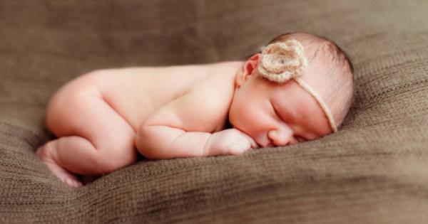 Cara Memandikan Bayi Baru Lahir, Berikut Tahapannya!