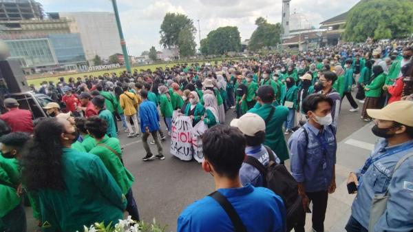 Ratusan Mahasiswa di Purwokerto Demo Isu Jabatan 3 Periode hingga Naiknya Harga BBM