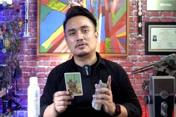 Netizen Siap-siap Kecele, Ramalan Tarot Denny Darko: Raffi Ahmad Tetap Setia Pada Gigi