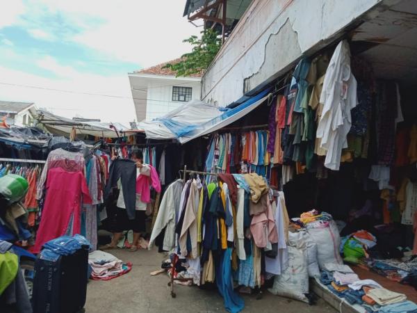 Pakaian Bekas Impor Ilegal Seberat 150.000 Ton Masuk ke Indonesia