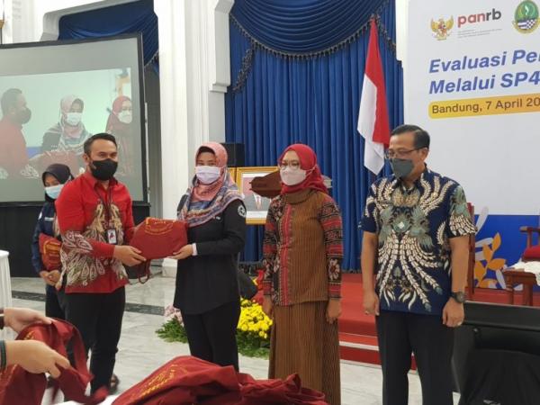 Pemkot Sukabumi Raih Peringkat 2 Respons Aduan Tercepat di Jawa Barat