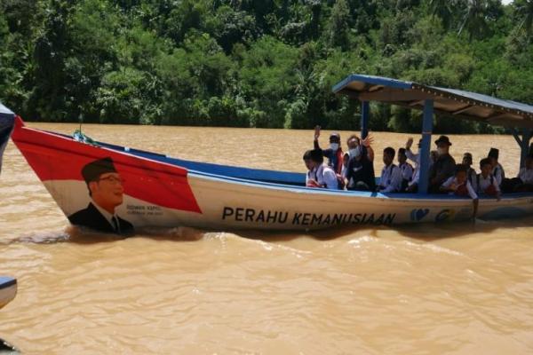 Demi Selamatkan Anak-anak dari Ancaman Buaya Sungai Cikaso, Ridwan Kamil Kirim Perahu