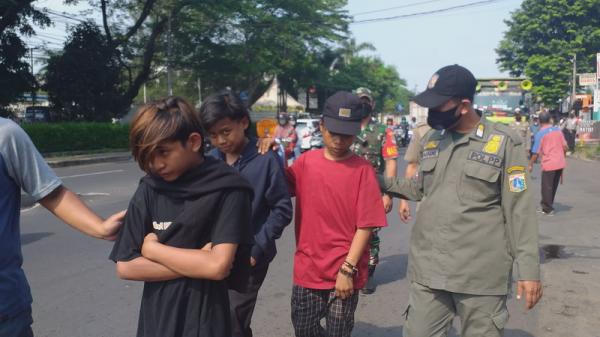 Berencana Ikuti Demo 11 April, Sejumlah Anak Sekolah Ditemukan Polisi di Truk Kosong