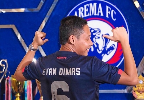 Arema FC Cuci Gudang, Evan Dimas dan Hanis Sagara Masuk Skuad