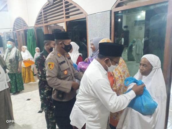 Wakil Bupati Banyuwangi Pantau Langsung Vaksinasi di Masjid