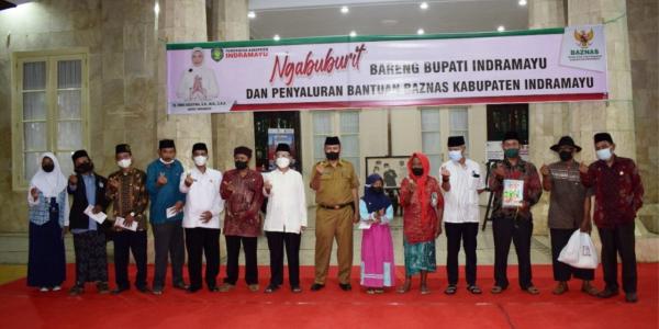 Ngabuburit Bareng Bupati Indramayu, 81 Imam Masjid  di Tujuh Kecamatan Peroleh Bantuan