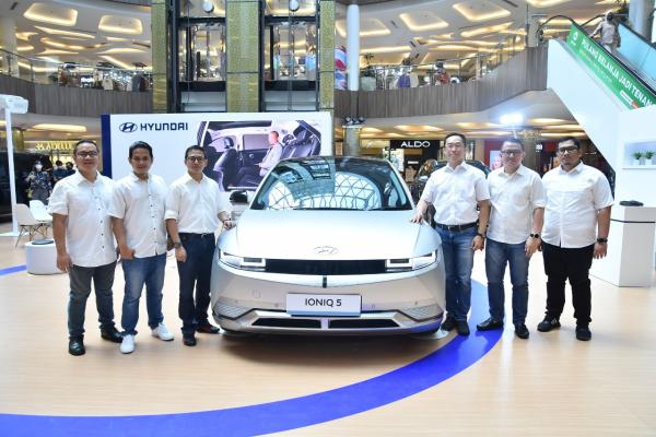 Hyundai Resmi Hadirkan Mobil Listrik IONIQ 5 di Bandung
