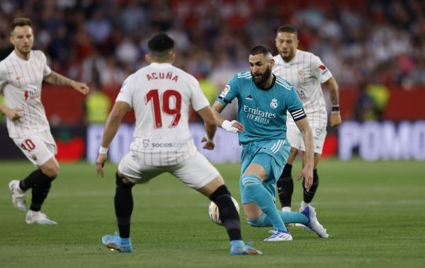 Hasil Liga Spanyol 2021-2022, Sevilla vs Real Madrid : Gol Karim Benzema Bawa Los Blancos Comeback