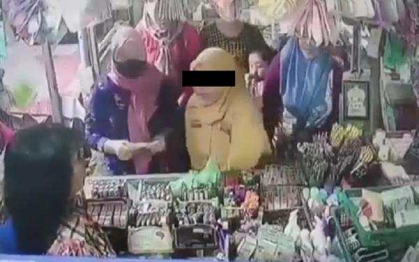 2 Perempuan Tepergok Curi Kosmetik, Panik saat Penjaga Toko Bilang Terekam CCTV
