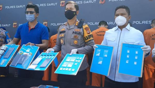 6 Anggota Oknum OKP Garut Jadi Kurir Narkoba, Modus Tempel di Tiang Listrik dan Spanduk Terungkap