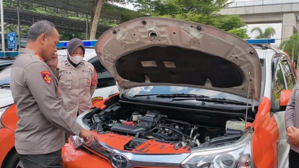 Jelang Operasi Ketupat Idul Fitri 2022, Kapolrestabes Palembang Cek Kesiapan Kendaraan Dinas 
