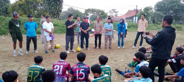 Pembina FOKUS FC Suntik Motivasi Serdadu Selatan Agar Capai Target   
