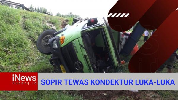 Video Kecelakaan Tol Cipali Subang, Truk Masuk Parit Sopir Tewas