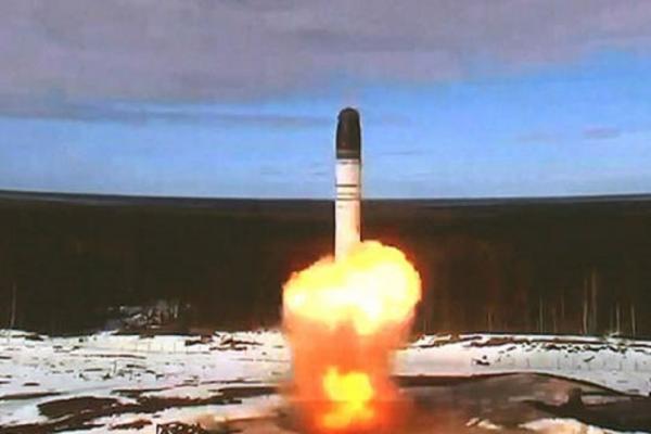 Rusia Sukses Uji Rudal Nuklir Setan II, Reaksi AS Tak Diduga