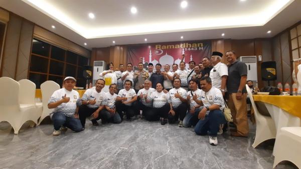 Silaturahmi Barakatak Gowes Bersama PSSI, Bagikan Sembako untuk Warga Kurang Mampu di Tasikmalaya